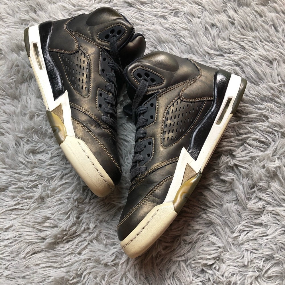 Youth  Air Jordan 5 Retro PREM 'Heiress Camo' Sneakers [919710 030] - Picture 2 of 6